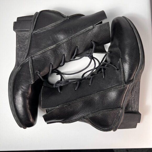 TRIPPEN Lace Up Ankle Black Distressed Leather Boots 39EU- 8.5US - Picture 4 of 9